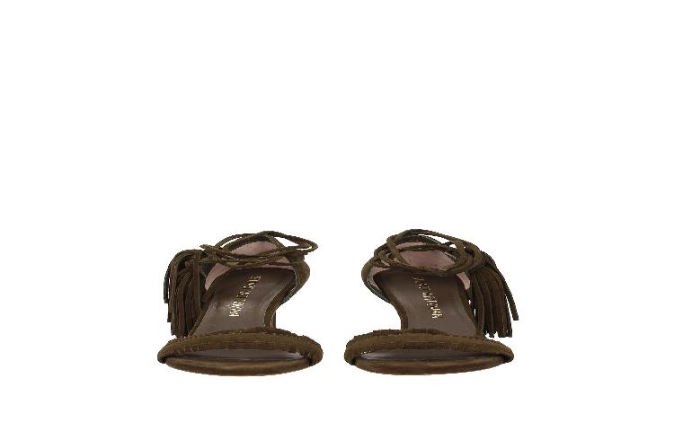 Lookbook Stuart Weitzman 'Verde Pre Pompom VL13071' POMPOMVL13071