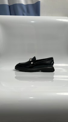 Stuart Weitzman ''Suki Patent Crystal Loafer'' Kasut Wanita Bergaya Kristal sc933 Buy Stuart Weitzman ''Suki Patent Crystal Loafer'' Kasut Wanita Bergaya Kristal sc933