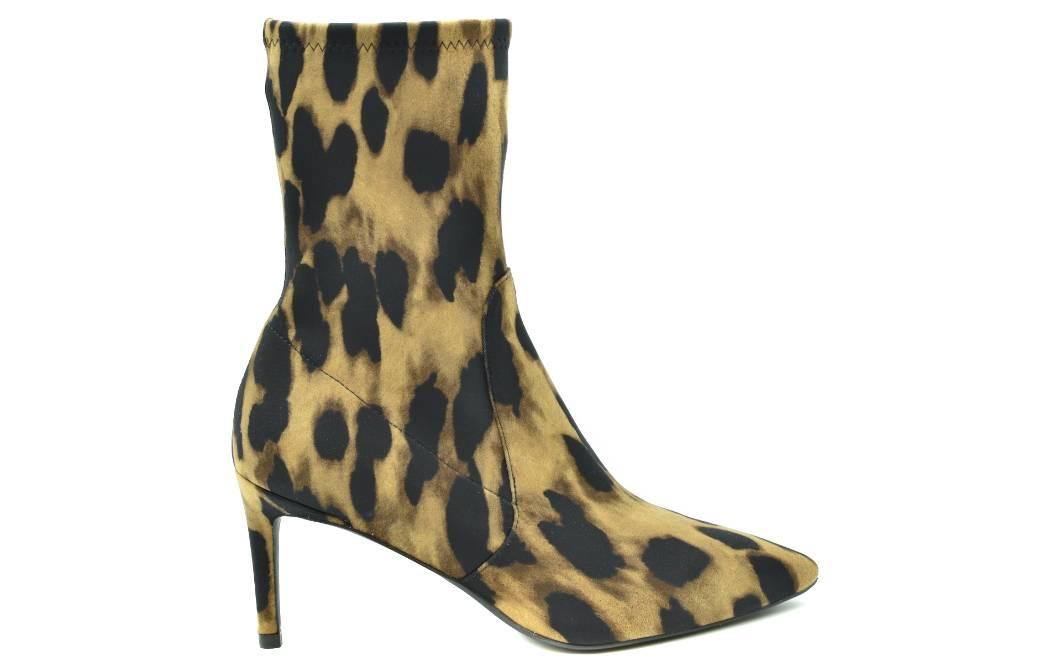 Lookbook Stuart Weitzman Air Jordan 1 Mid 黑紅配色 1L96585MULTICOLOR