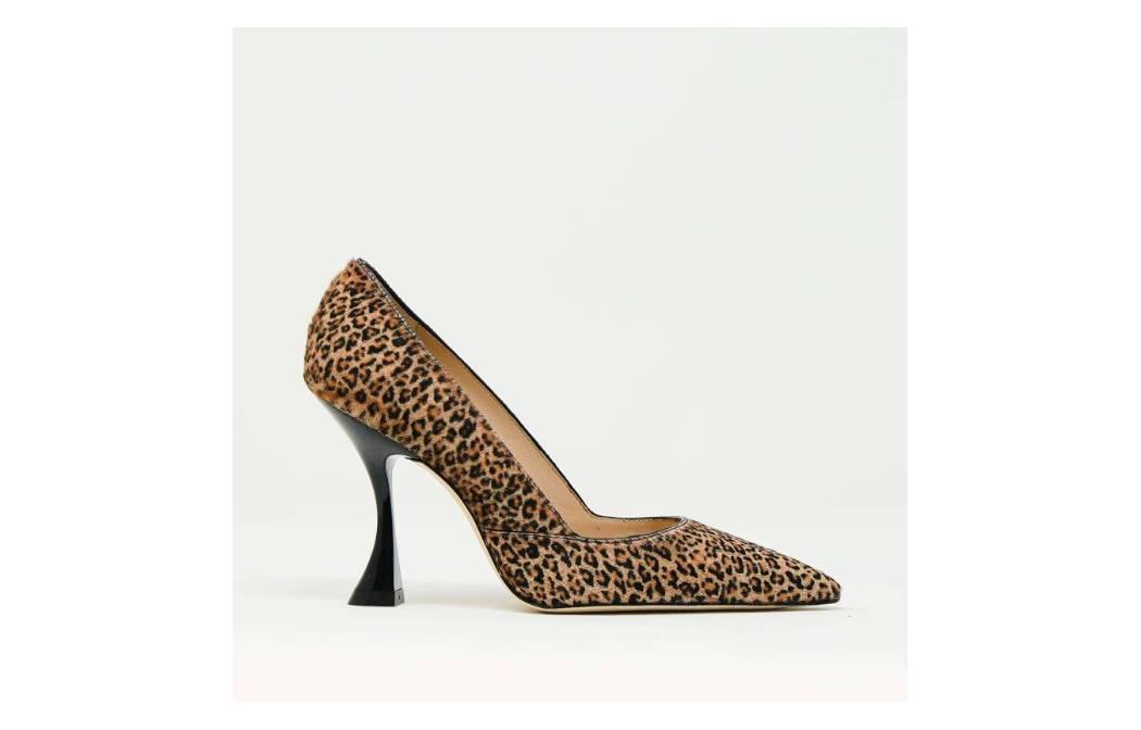 Lookbook 스튜어트 웨이츠먼 지미 추 XCURVE 100 '레오파드 프린트 브라운 힐' XCURVE100MARRONE