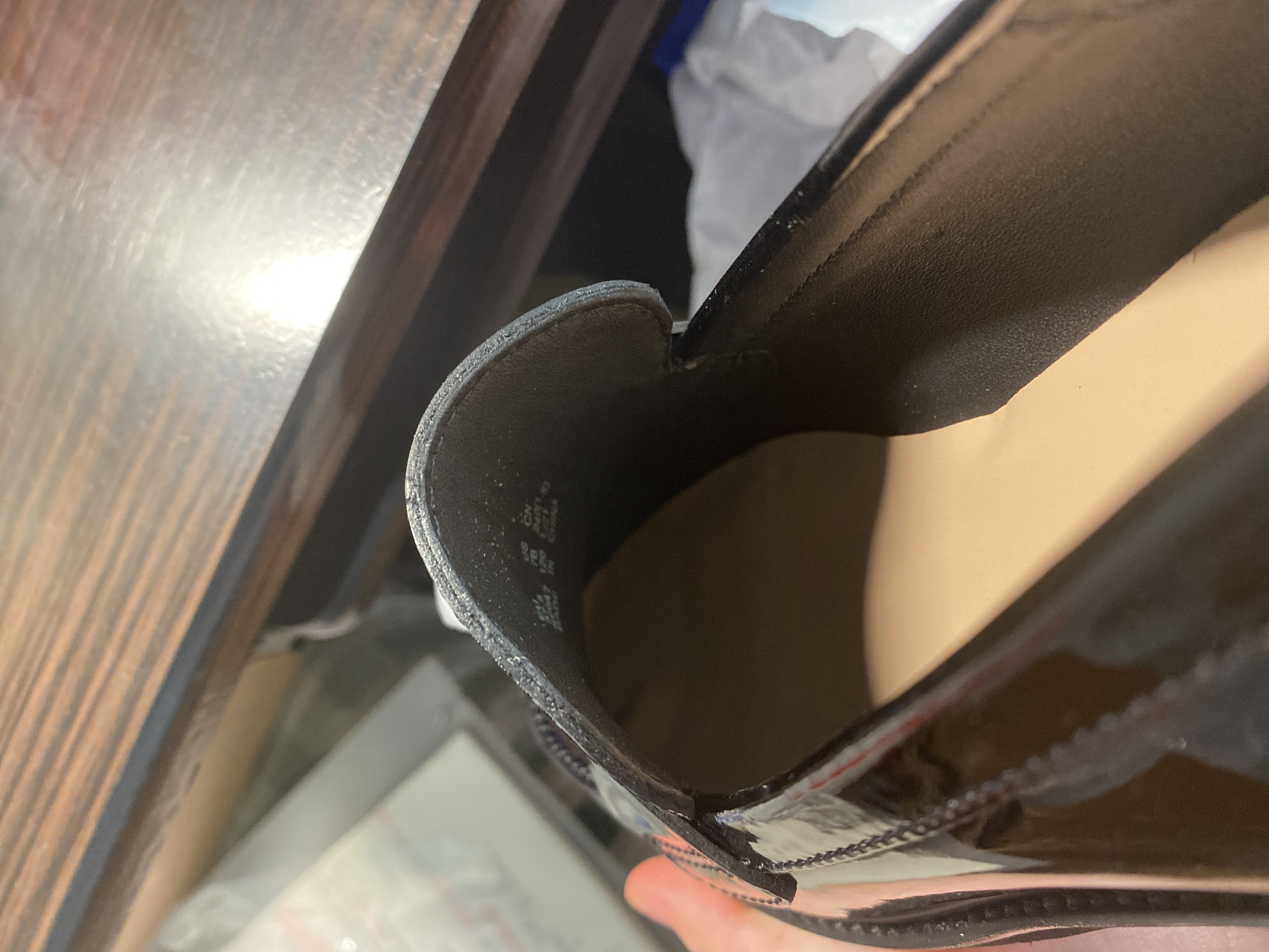 Order 스튜어트 와이츠먼 나이키 에어 포스 1 로우 '페이턴트 태슬' 19425860111