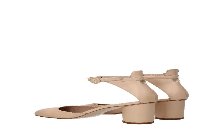 Shop 스튜어트 와이츠먼 프리 카라 XL '베이지' KARAXL11553