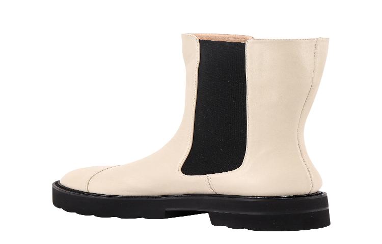 Lookbook Stuart Weitzman PRE PRESLEY OAT 'Putih' PRESLEY_OAT