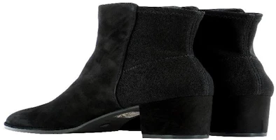 Shop Stuart Weitzman PRE 麂皮黑色帶 Harper Bootie 60 靴 HARPERBOOTIE60SUESTRGABRD