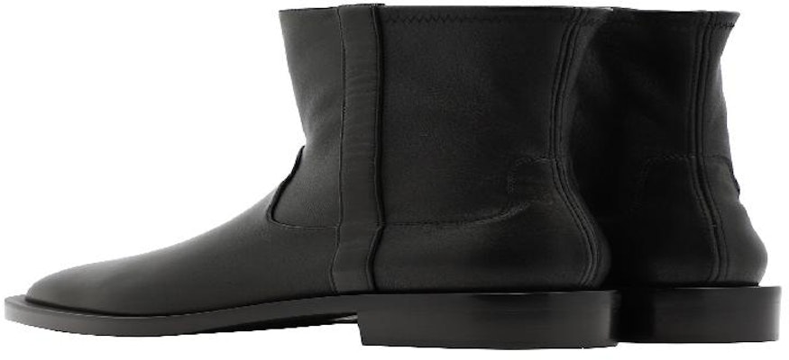 Stuart Weitzman Sadie Bootie 'Black Strap' Sepatu Bot Hitam Elegan. SADIEBOOTIEDRSNAPSTRNAPBL Shop Stuart Weitzman Sadie Bootie 'Black Strap' Sepatu Bot Hitam Elegan. SADIEBOOTIEDRSNAPSTRNAPBL