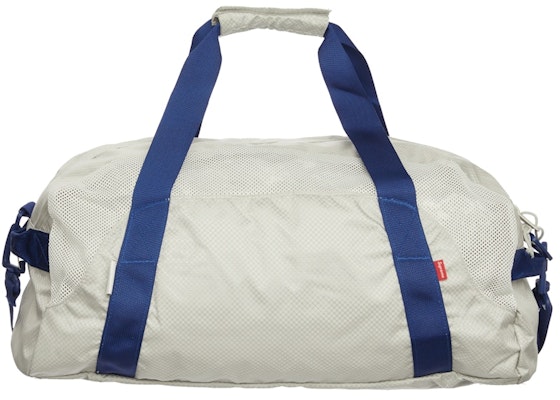 Supreme 银色旅行包 (SS22) Lookbook Supreme 银色旅行包 (SS22)