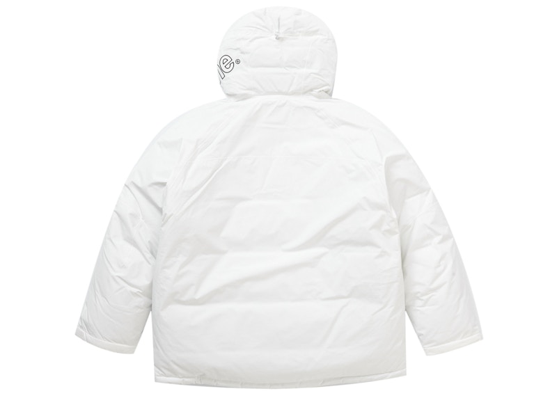 Lookbook 슈프림 고어텍스 700필 다운 파카 (FW23) 화이트 
