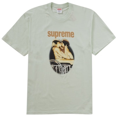 Supreme Camiseta Kiss (SS23) Verde Pálido Buy Supreme Camiseta Kiss (SS23) Verde Pálido