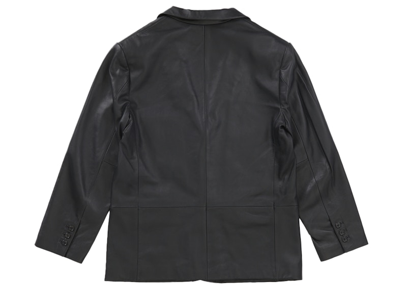Lookbook Supreme Blazer de Cuero Negro (FW22)