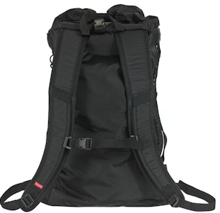 "Mochila Supreme de Malla Negra" Lookbook "Mochila Supreme de Malla Negra"