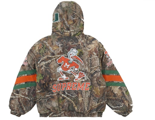 Supreme Mitchell & Ness NCAA 連帽運動外套 森林迷彩款 Lookbook Supreme Mitchell & Ness NCAA 連帽運動外套 森林迷彩款