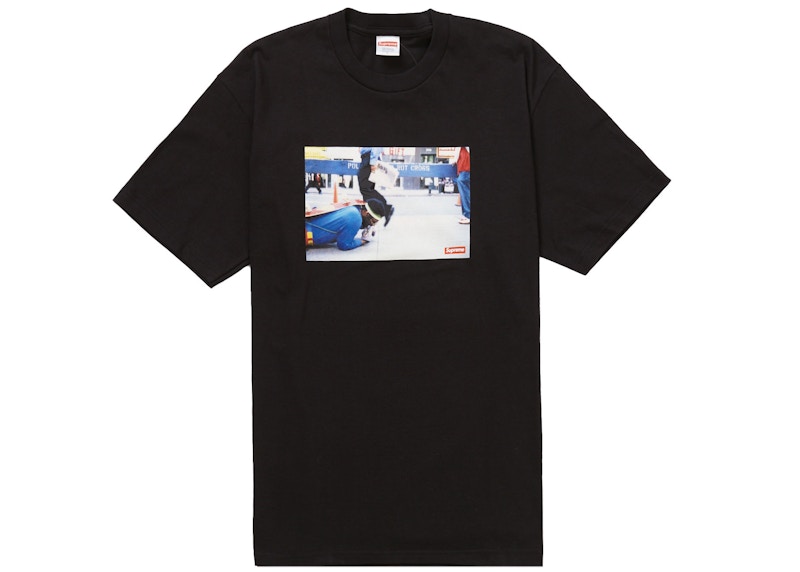 Buy Supreme Pope.L Training Crawl Kemeja-T Hitam