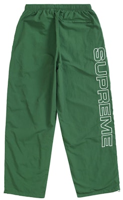 Supreme Spellout Bordir Celana Track (FW24) Hijau Tua. Order Supreme Spellout Bordir Celana Track (FW24) Hijau Tua.