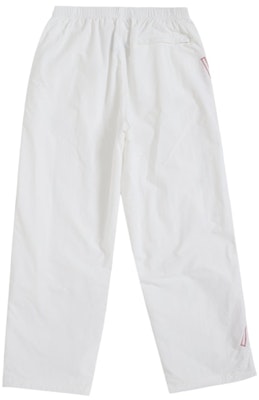 Supreme Spellout Embroidered Track Pant (SS25) Warna Gading. Lookbook Supreme Spellout Embroidered Track Pant (SS25) Warna Gading.