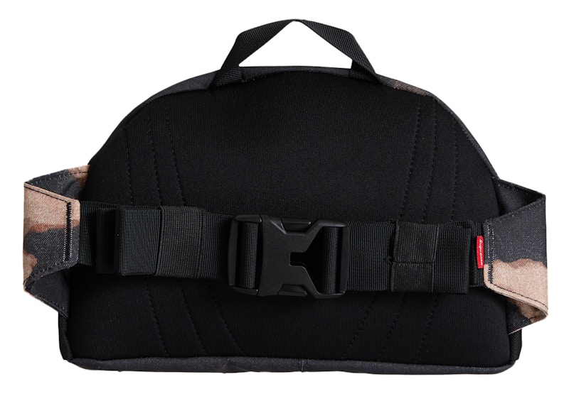 Lookbook Supreme The North Face Corak Denim Pudar Roo II Hitam