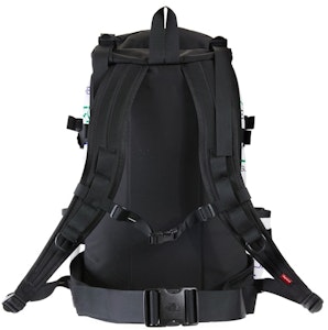 Supreme The North Face Steep Tech Ransel (FW21) Putih Lookbook Supreme The North Face Steep Tech Ransel (FW21) Putih