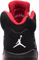 Sizing Supreme x Air Jordan 5 復刻版「黑色」824371-001