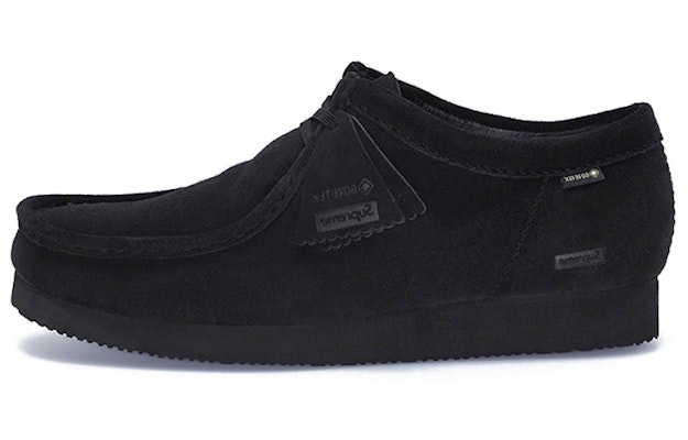 Supreme x Clarks Original Gore-Tex Wallabee Hitam 261 47140 Buy Supreme x Clarks Original Gore-Tex Wallabee Hitam 261 47140