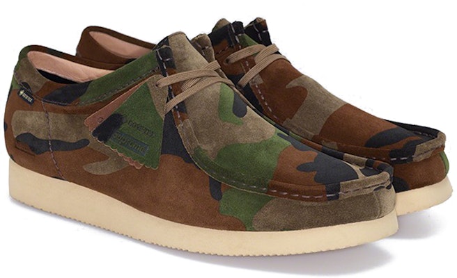 Supreme x Clarks ワラビーGTX 迷彩グリーン 261-48942 Shop Supreme x Clarks ワラビーGTX 迷彩グリーン 261-48942