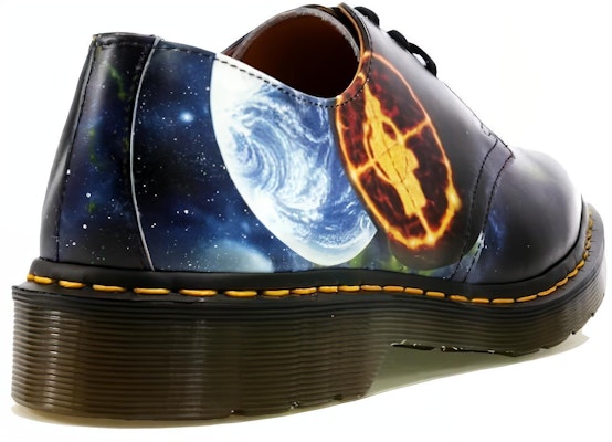 Supreme x Dr. Martens 1461 'Public Enemy Backhand' Sepatu Kolaborasi 24083102 Shop Supreme x Dr. Martens 1461 'Public Enemy Backhand' Sepatu Kolaborasi 24083102