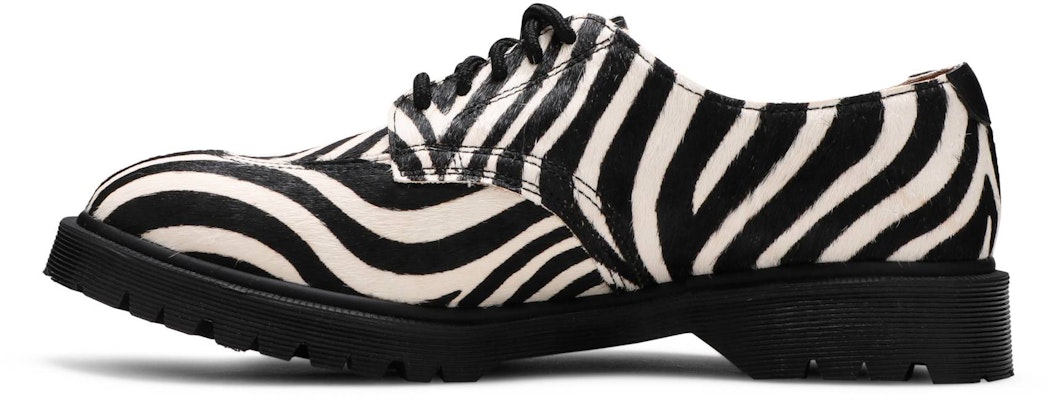 Supreme x Dr. Martens 2046 Oxford 'Zebra' 27151009 Lookbook Supreme x Dr. Martens 2046 Oxford 'Zebra' 27151009