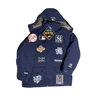 Supreme New York Yankees GORE-TEX 700-Fill Down Jacket Navy