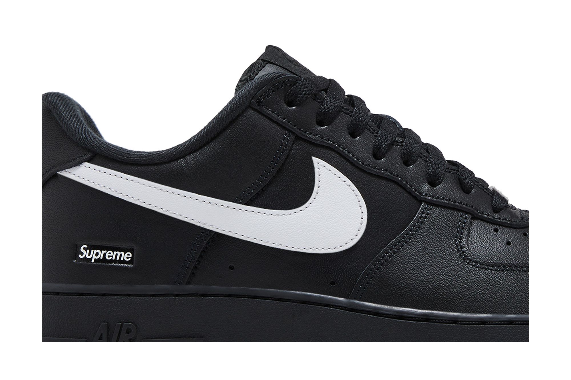 Shop Nike Supreme x Air Force 1 Rendah 'Logo Kotak - Hitam Putih' CU9225-002