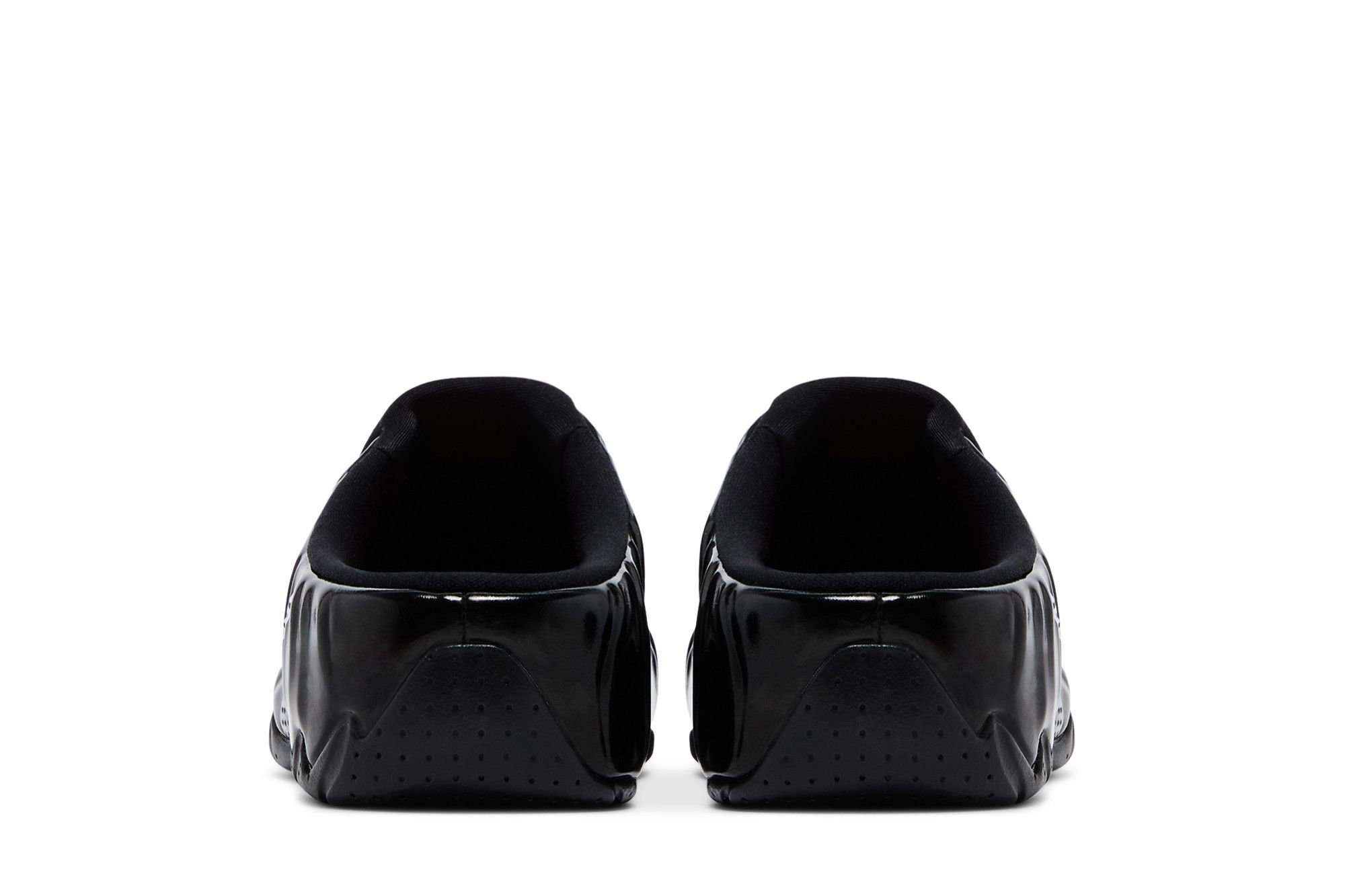 Sizing Supreme x Nike Clogposite 'Hitam' FN0289-001/HJ6215-001