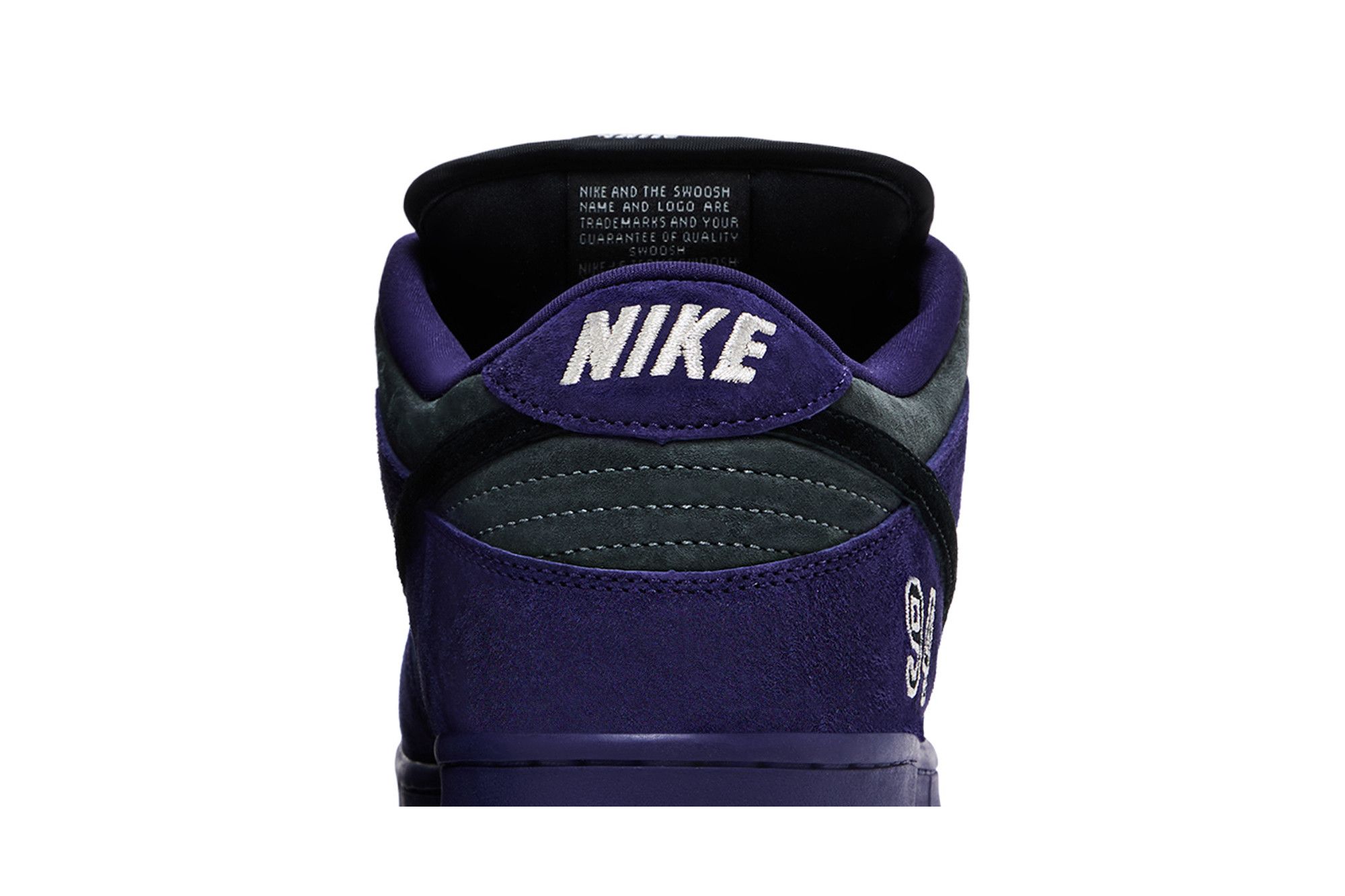 Sizing Supreme x 耐克 Dunk Low SB '墨水' HQ8487-500