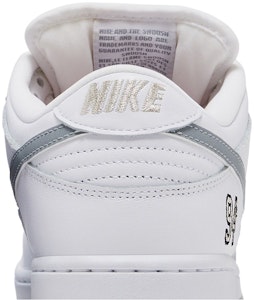 Supreme x Nike Dunk Low SB '白色金屬銀' HQ8487-100 HQ8487-100 Sizing Supreme x Nike Dunk Low SB '白色金屬銀' HQ8487-100 HQ8487-100