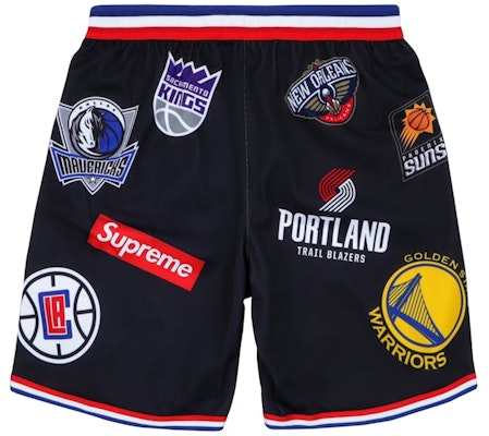 슈프림 x 나이키 NBA 팀 쇼츠 (블랙)
Order 슈프림 x 나이키 NBA 팀 쇼츠 (블랙)