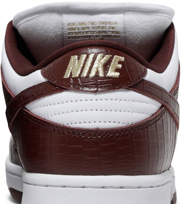 Supreme x Nike SB Dunk Low OG QS 'Barkroot Brown' DH3228-103 Sizing Supreme x Nike SB Dunk Low OG QS 'Barkroot Brown' DH3228-103