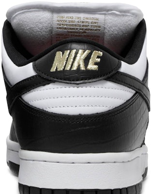 Supreme x Nike SB Dunk Low OG QS 'Black' DH3228-102 Sizing Supreme x Nike SB Dunk Low OG QS 'Black' DH3228-102
