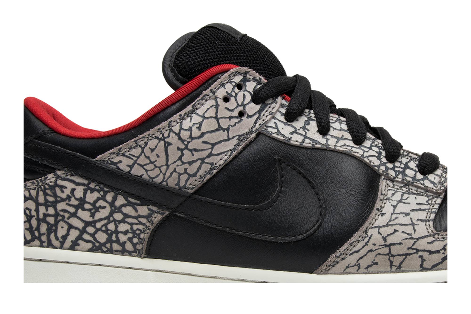 Supreme x Nike SB Dunk Low Pro 'Black Cement' 304292-131 - Image 2