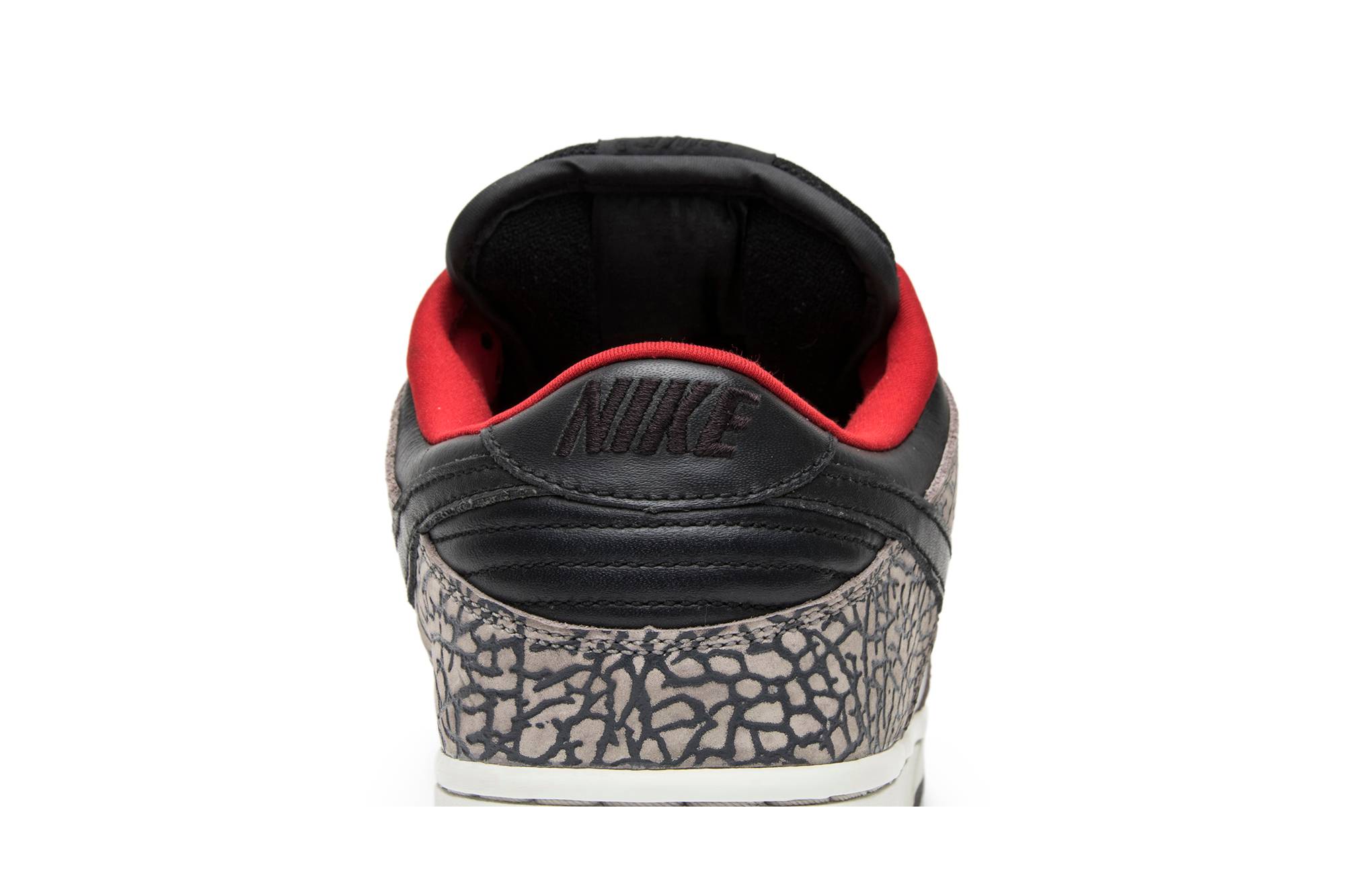 Supreme x Nike SB Dunk Low Pro 'Black Cement' 304292-131 - Image 7