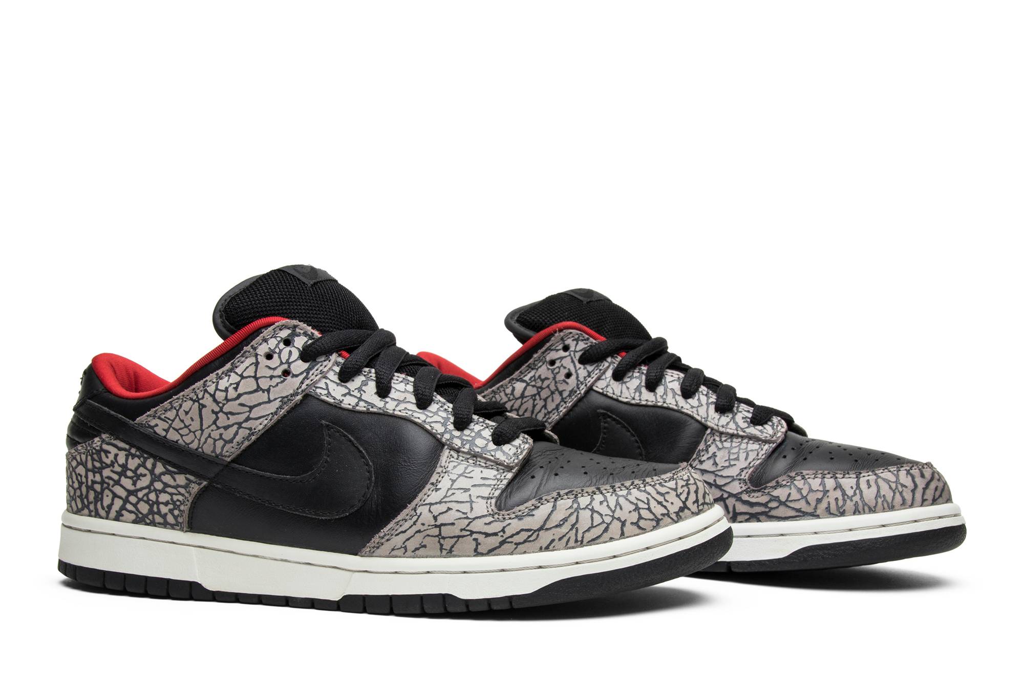 Supreme x Nike SB Dunk Low Pro 'Black Cement' 304292-131 - Image 8