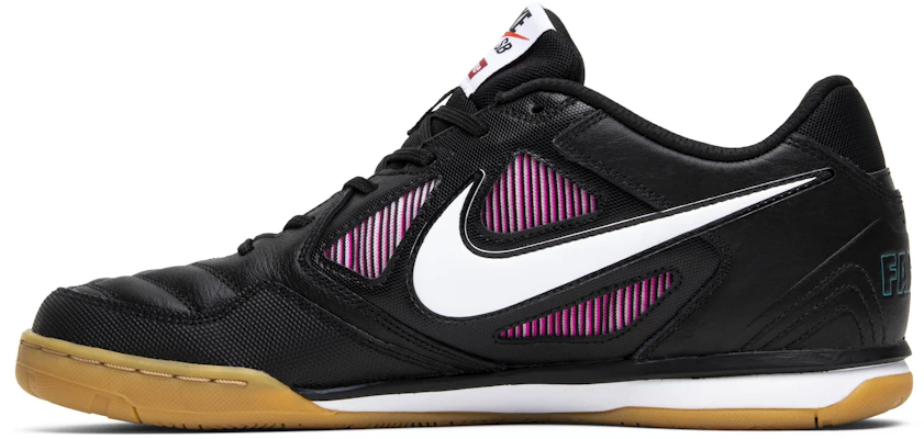 Supreme x Nike SB Gato 'Hitam' AR9821-001 Lookbook Supreme x Nike SB Gato 'Hitam' AR9821-001