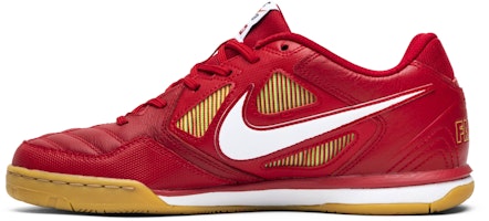 Supreme x Nike SB Gato 'Rojo' AR9821-600 Lookbook Supreme x Nike SB Gato 'Rojo' AR9821-600