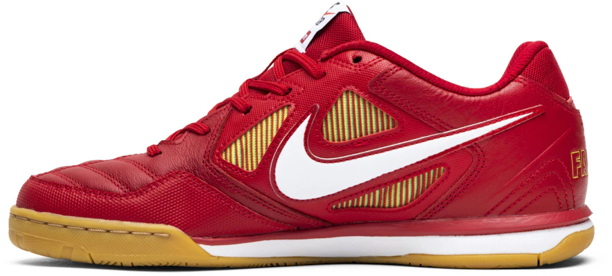 Supreme x Nike SB Gato 'Red' AR9821-600 Lookbook Supreme x Nike SB Gato 'Red' AR9821-600