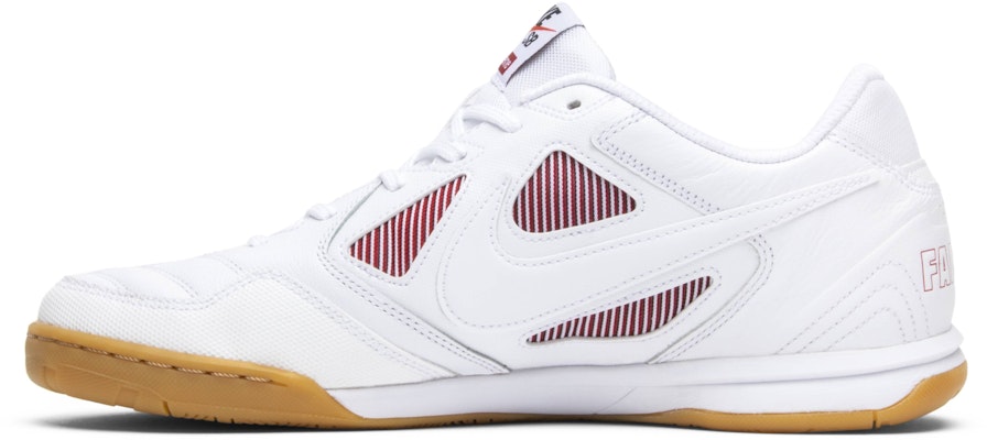 Supreme x Nike SB Gato 'White' AR9821-116 Lookbook Supreme x Nike SB Gato 'White' AR9821-116