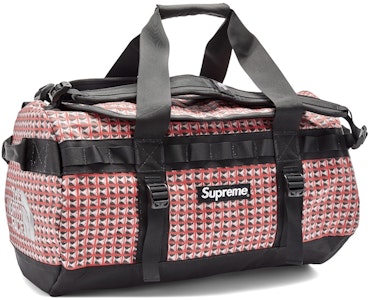 Tas Duffle Kecil Supreme x The North Face Studded Merah Buy Tas Duffle Kecil Supreme x The North Face Studded Merah