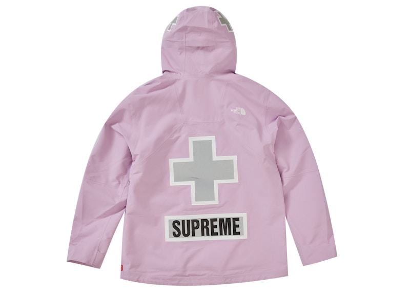 Lookbook Jaket Gunung Pro Penyelandang Supreme x The North Face 'Ungu Muda'