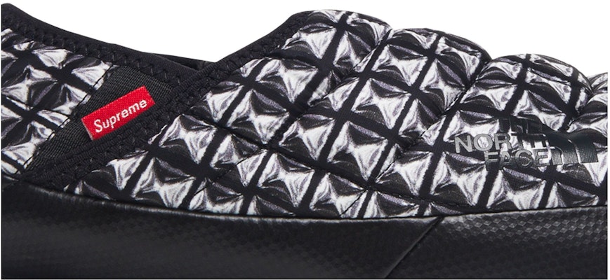Supreme x The North Face Mule Traction ''Imprimé Clouté Noir'' 2021 Order Supreme x The North Face Mule Traction ''Imprimé Clouté Noir'' 2021