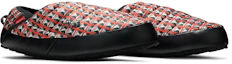 Cheap Supreme x The North Face Traction Mule ''Rote Nietenprint'' 2021
