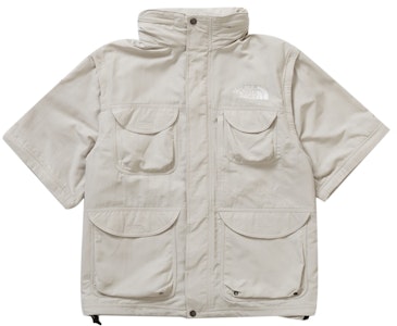 Supreme x The North Face Jaket Trekking Boleh Tukar Putih Lookbook Supreme x The North Face Jaket Trekking Boleh Tukar Putih