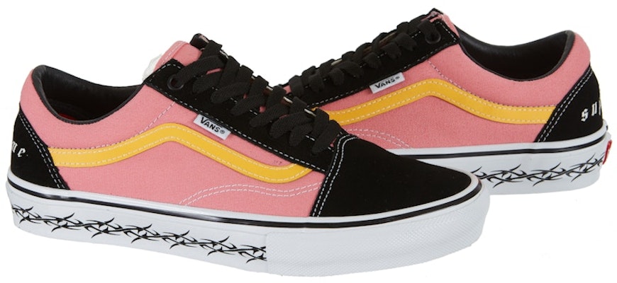 Supreme x Vans オールドスクール "ピンク有刺鉄線"
Order Supreme x Vans オールドスクール "ピンク有刺鉄線"
