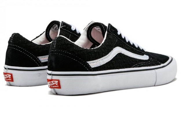 Supreme x Vans Old Skool Pro Iridescent 'Black' VN000ZD4JHX Lookbook Supreme x Vans Old Skool Pro Iridescent 'Black' VN000ZD4JHX