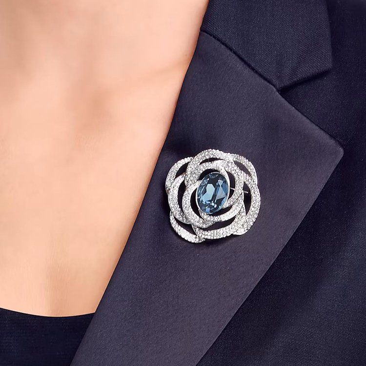 Lookbook Broche de Rosa de Cristal Swarovski - Colección Exclusiva China. 5122715