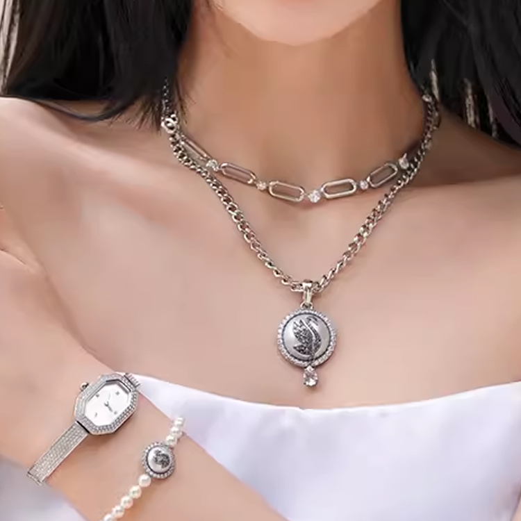 Shop 施华洛世奇天鹅标志水晶项链 银色男女情侣款 5680868