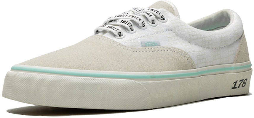 Sweet Chick x Vans Era 'Off the Waffles' Sepatu Sneakers VN0A38FRRTQ Order Sweet Chick x Vans Era 'Off the Waffles' Sepatu Sneakers VN0A38FRRTQ